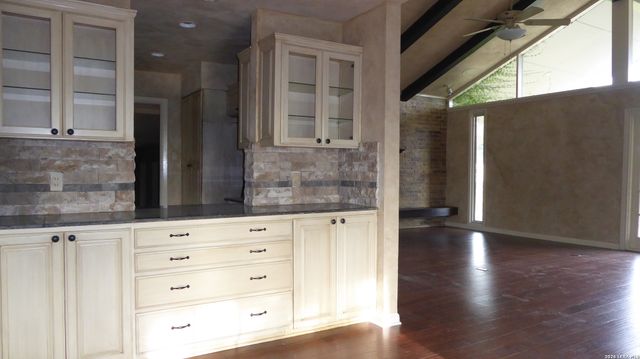 124 HARRIET DR., San Antonio, TX 78216