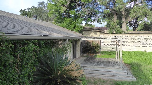 124 HARRIET DR., San Antonio, TX 78216