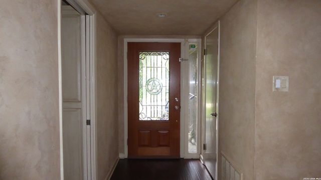 124 HARRIET DR., San Antonio, TX 78216