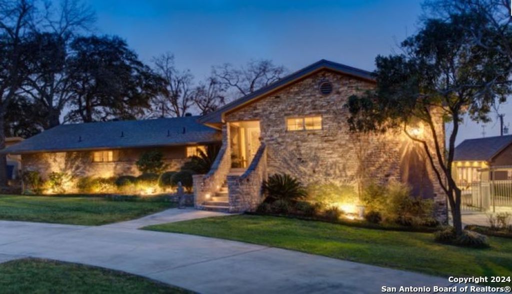 124 HARRIET DR., San Antonio, TX 78216