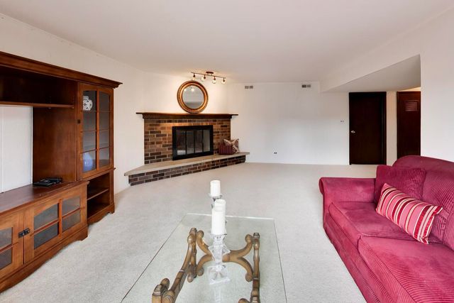 252 Millford Lane, Bloomingdale, IL 60108