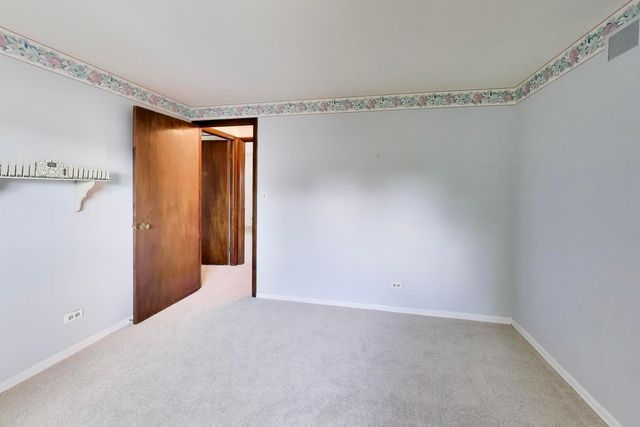 252 Millford Lane, Bloomingdale, IL 60108