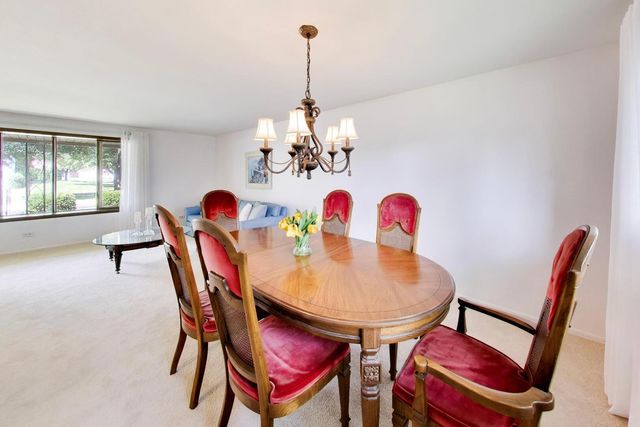 252 Millford Lane, Bloomingdale, IL 60108