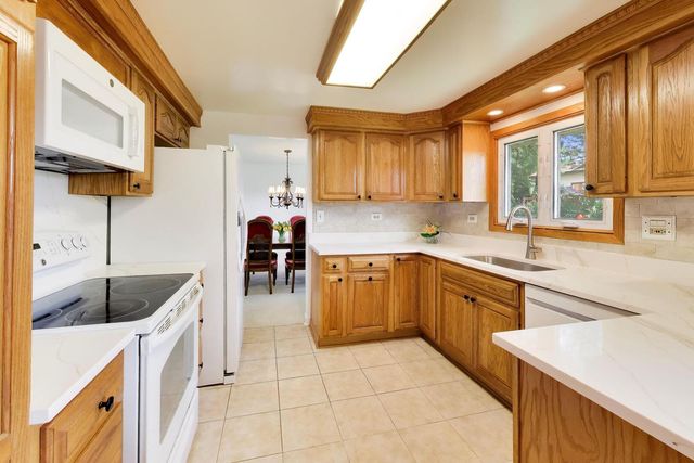 252 Millford Lane, Bloomingdale, IL 60108