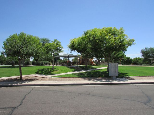 1346 S Palomino Creek Drive, Gilbert, AZ 85296