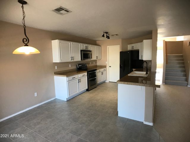 1346 S Palomino Creek Drive, Gilbert, AZ 85296