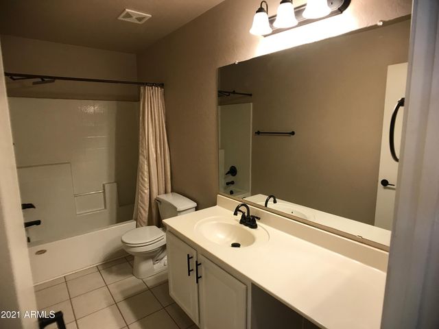 1346 S Palomino Creek Drive, Gilbert, AZ 85296