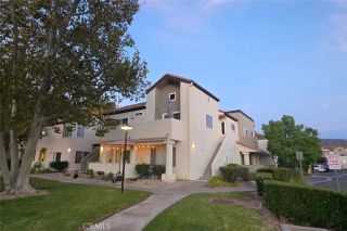 21227 Trumpet Drive 202, Newhall, CA 91321
