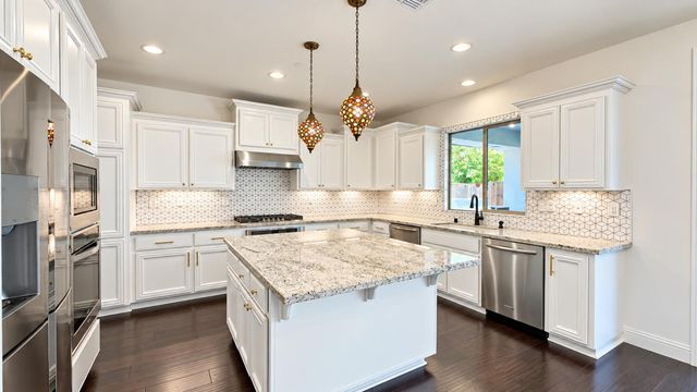 2326 Angus Rd, Roseville, CA 95747