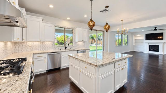 2326 Angus Rd, Roseville, CA 95747