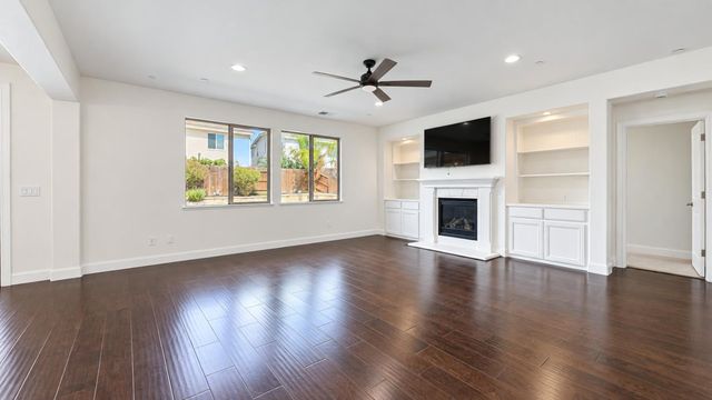 2326 Angus Rd, Roseville, CA 95747