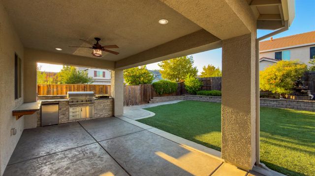 2326 Angus Rd, Roseville, CA 95747