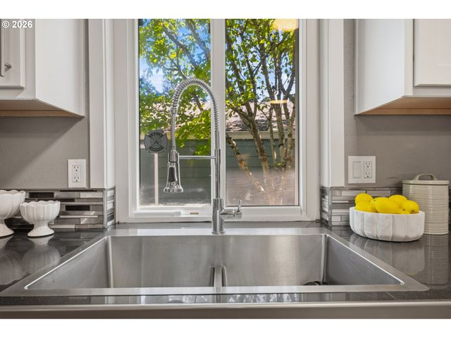 14825 Sw 106TH Ave, Portland, OR 97224