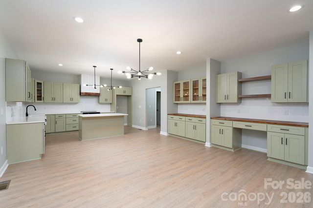 610 Queens Drive, Dallas, NC 28034