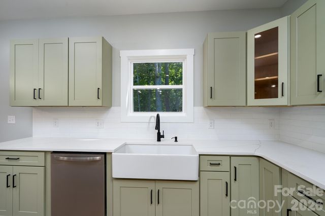 610 Queens Drive, Dallas, NC 28034