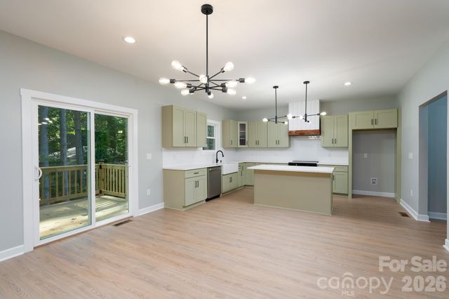 610 Queens Drive, Dallas, NC 28034
