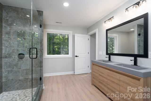 610 Queens Drive, Dallas, NC 28034