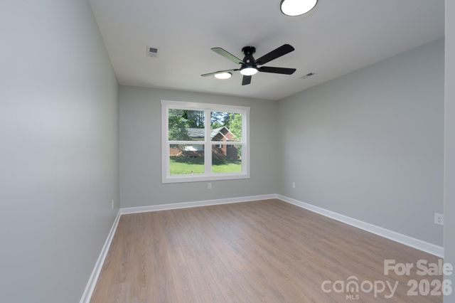 610 Queens Drive, Dallas, NC 28034