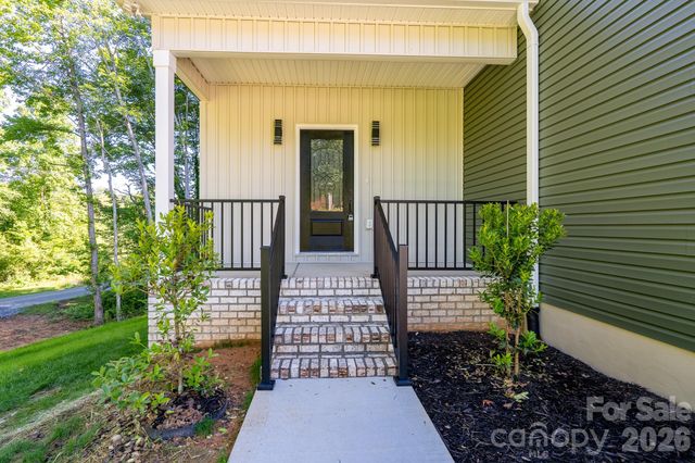610 Queens Drive, Dallas, NC 28034