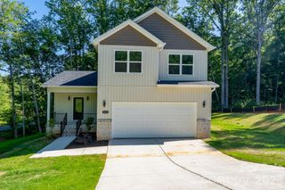 610 Queens Drive, Dallas, NC 28034