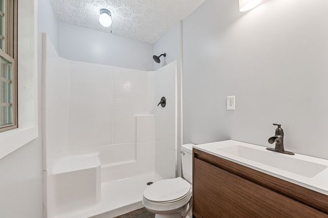 571 Larry Davis St, Spencer, TN 38585