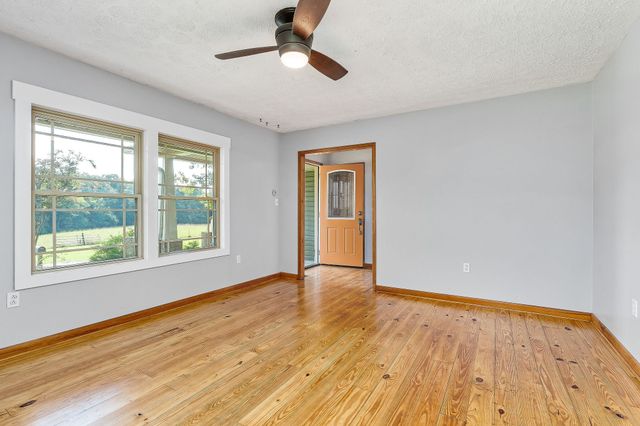 571 Larry Davis St, Spencer, TN 38585