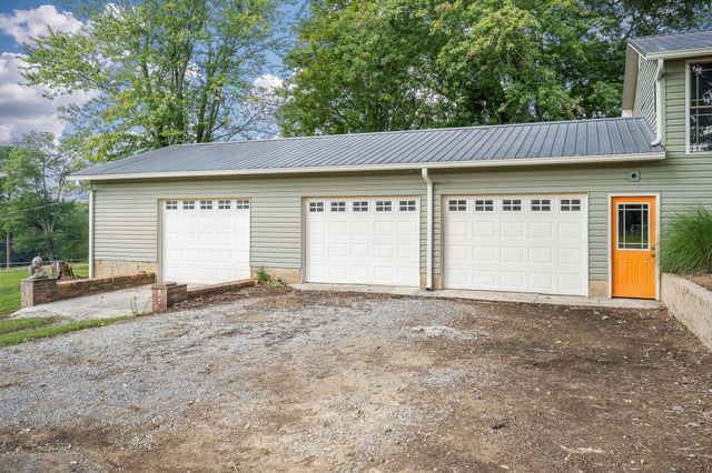 571 Larry Davis St, Spencer, TN 38585