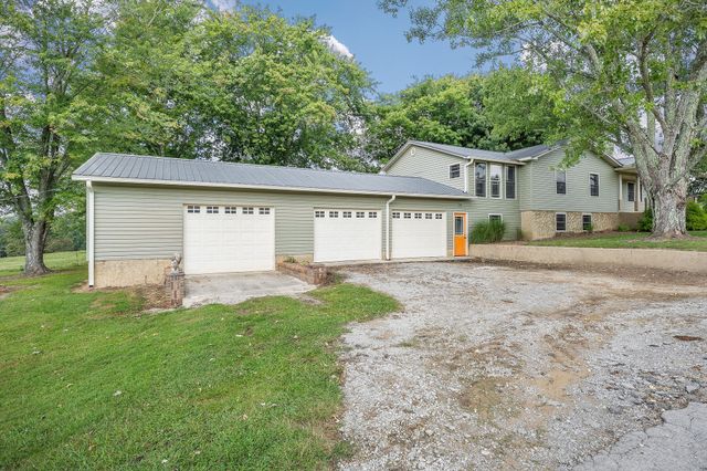 571 Larry Davis St, Spencer, TN 38585