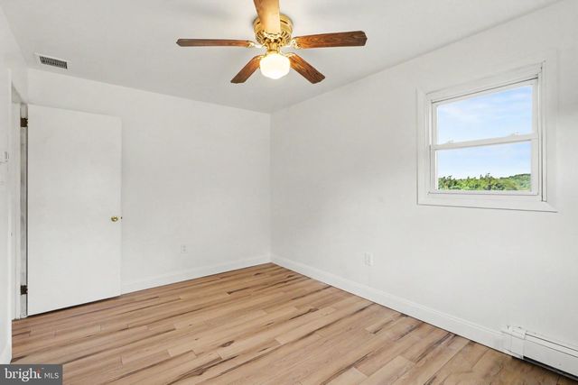 3012 SCHOOLHOUSE RD, Middletown, PA 17057