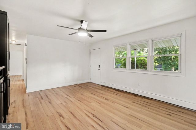3012 SCHOOLHOUSE RD, Middletown, PA 17057