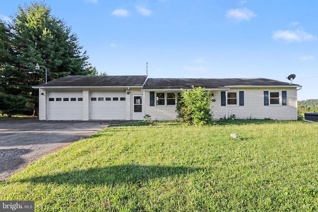3012 SCHOOLHOUSE RD, Middletown, PA 17057