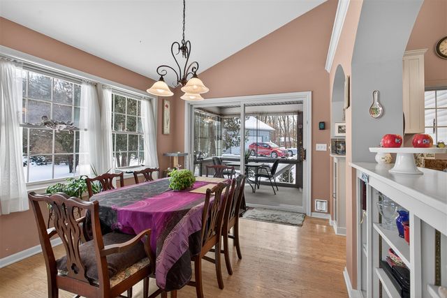 2205 Lake Wood Drive, Jackson, MI 49203