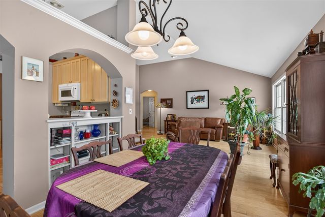 2205 Lake Wood Drive, Jackson, MI 49203