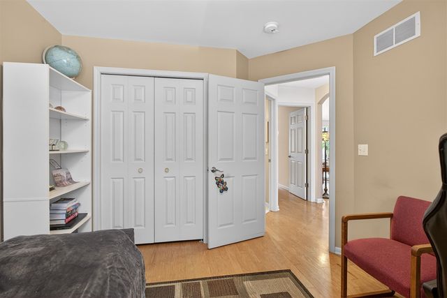 2205 Lake Wood Drive, Jackson, MI 49203