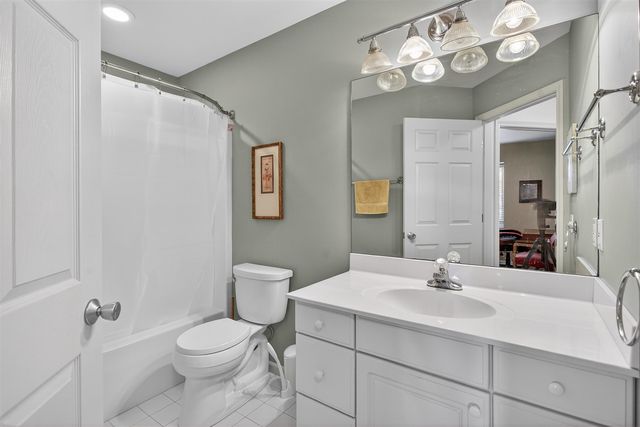 2205 Lake Wood Drive, Jackson, MI 49203