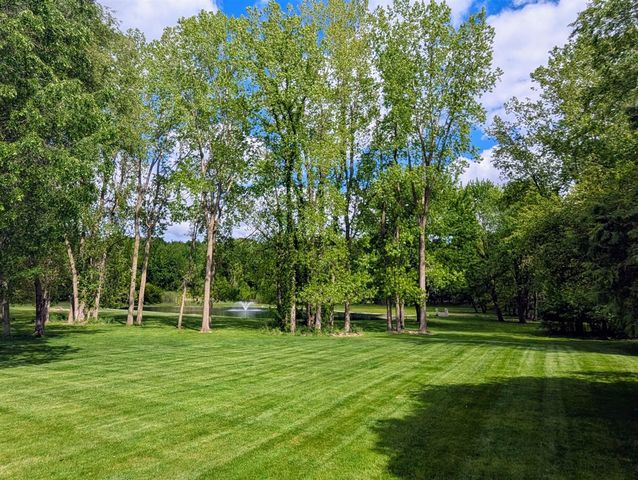 2205 Lake Wood Drive, Jackson, MI 49203