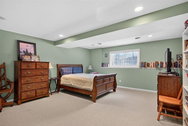 2205 Lake Wood Drive, Jackson, MI 49203