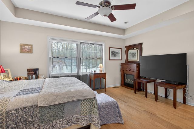 2205 Lake Wood Drive, Jackson, MI 49203