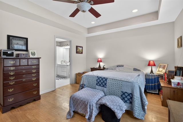 2205 Lake Wood Drive, Jackson, MI 49203