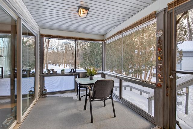 2205 Lake Wood Drive, Jackson, MI 49203