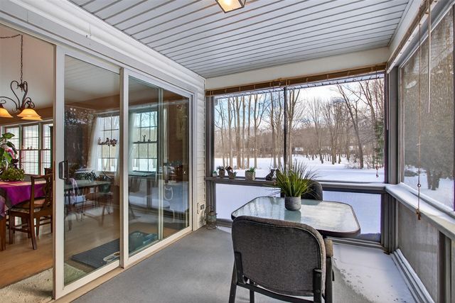 2205 Lake Wood Drive, Jackson, MI 49203