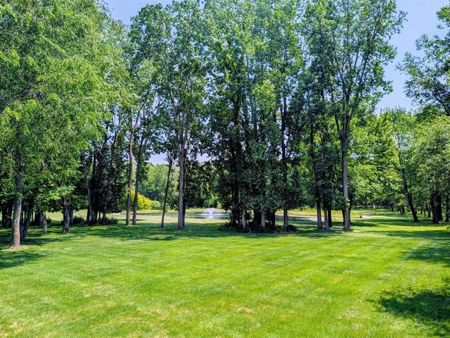 2205 Lake Wood Drive, Jackson, MI 49203