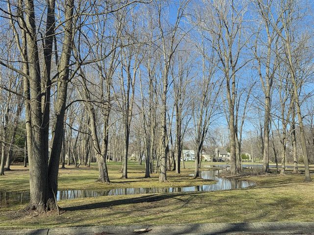 2205 Lake Wood Drive, Jackson, MI 49203