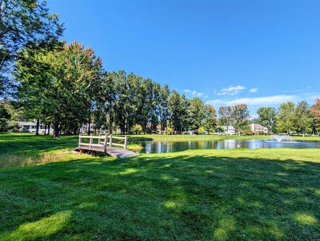2205 Lake Wood Drive, Jackson, MI 49203