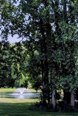 2205 Lake Wood Drive, Jackson, MI 49203
