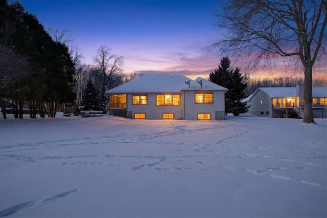 2205 Lake Wood Drive, Jackson, MI 49203