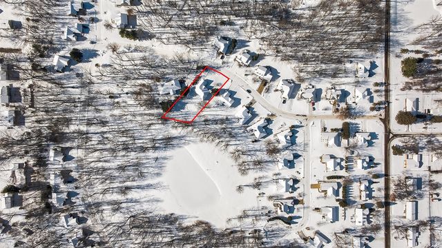 2205 Lake Wood Drive, Jackson, MI 49203