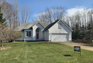 2205 Lake Wood Drive, Jackson, MI 49203
