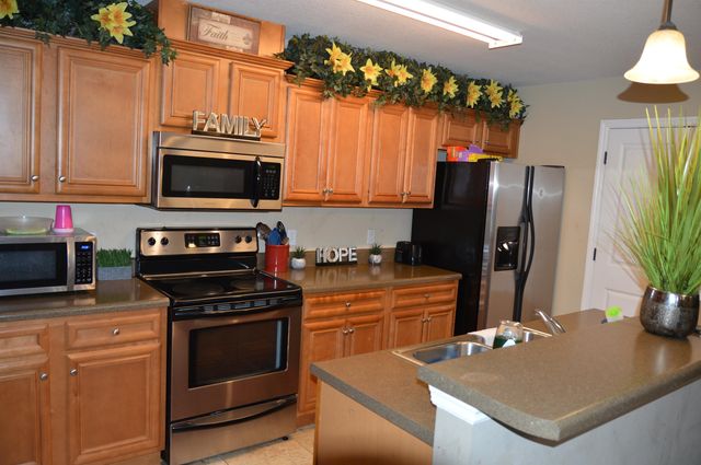 65 Deloris Madison Drive, Midway, FL 32343