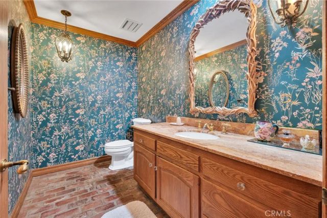 9 Pleasant Hill Drive, Rolling Hills Estates, CA 90274